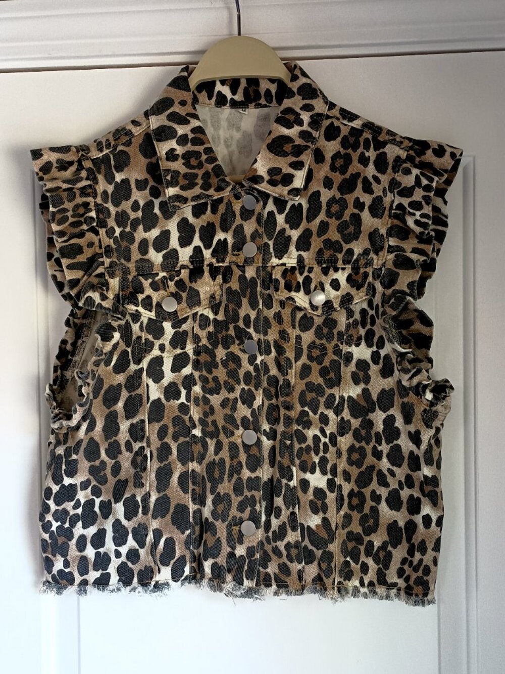 NEW! BEAUTIFUL Animal LEOPARD PRINT RUFFLE VEST